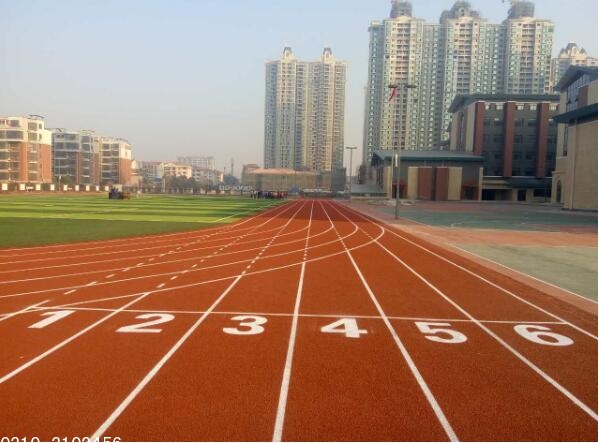 邯鄲塑膠地板廠家關于塑膠跑道如何進行季節(jié)性保養(yǎng)